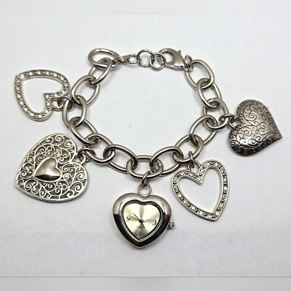 Womens Avon Silver Tone Heart Charm Watch New Battery Love Valentine Anniversary